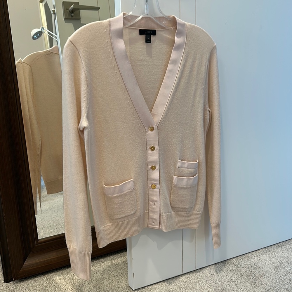 J. Crew merino wool cardigan w/contrasting satin collar in soft pink, size small